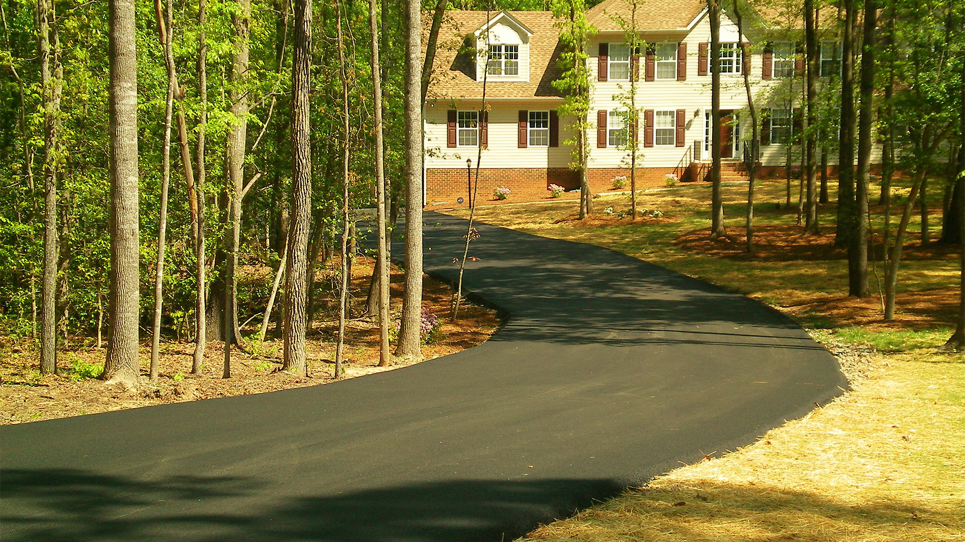 Midlothian Paving specializes is asphalt driveways. We also pave parking lots, walking paths, basketball and tennis courts.